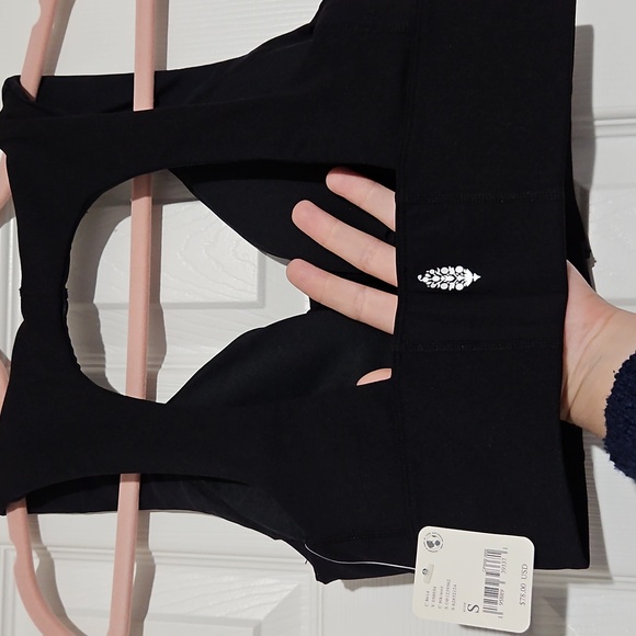 Free People Movement NWT sz.S Black Open back Removable Padding Bra Workout Top - Picture 8 of 13